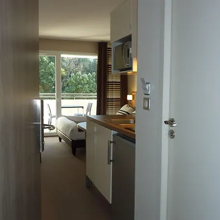 Forme-hotel & Montpellier Sud-est - Parc Expositions - Arena 3*