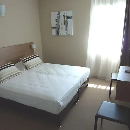 Forme-hotel & Montpellier Sud-est - Parc Expositions - Arena 3*