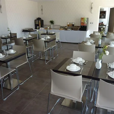 Forme-hotel & Montpellier Sud-est - Parc Expositions - Arena מלון 3*