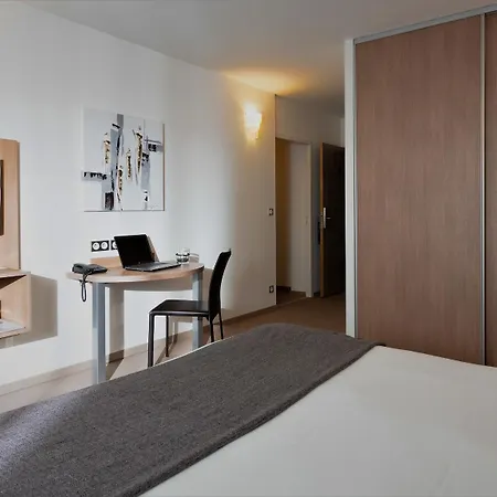 Forme-hotel & Montpellier Sud-est - Parc Expositions - Arena Hotel 3*