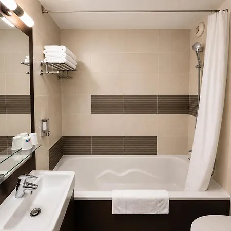 Отель Forme-hotel & Montpellier Sud-est - Parc Expositions - Arena Могио
