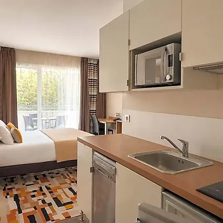 Forme-hotel & Montpellier Sud-est - Parc Expositions - Arena Отель