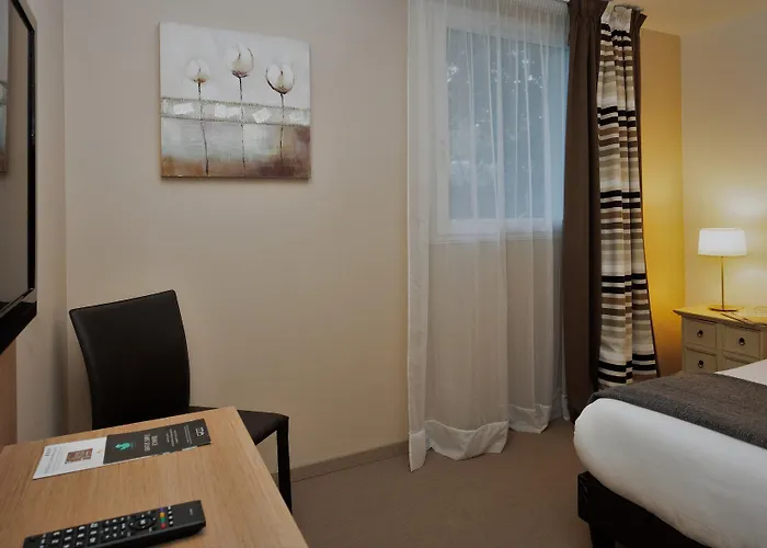 Forme-hotel & Montpellier Sud-est - Parc Expositions - Arena Hotel 3*
